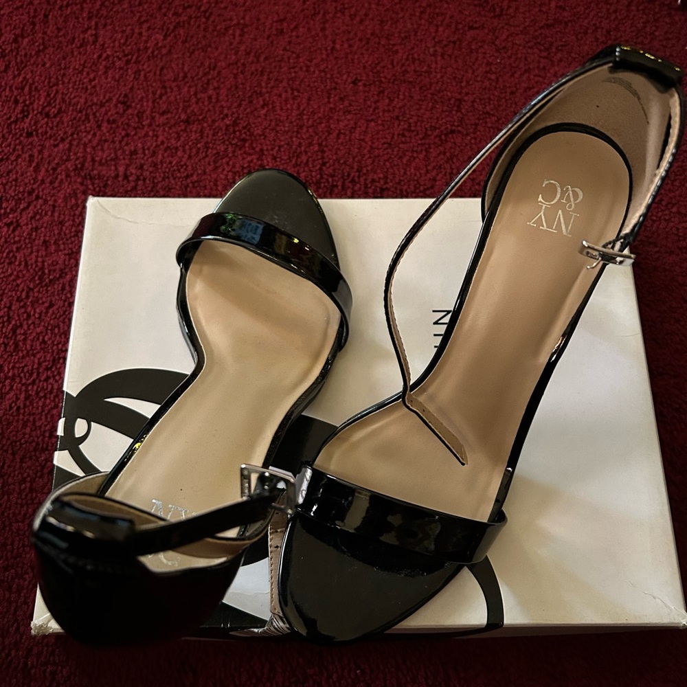 Black size 10 sandals
